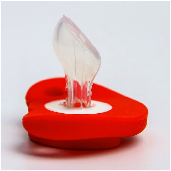 Картинка Пустышка силиконовая ортодонтическая «Пятачок», от 0 мес., с колпачком, цвет МИКС (№3780402) от магазина Мир детей Товары для Новорожденных