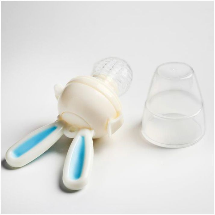 № 4623699 Ниблер для прикорма, с силиконовой сеточкой «Зайка», вращающийся поршень,цвет голубой