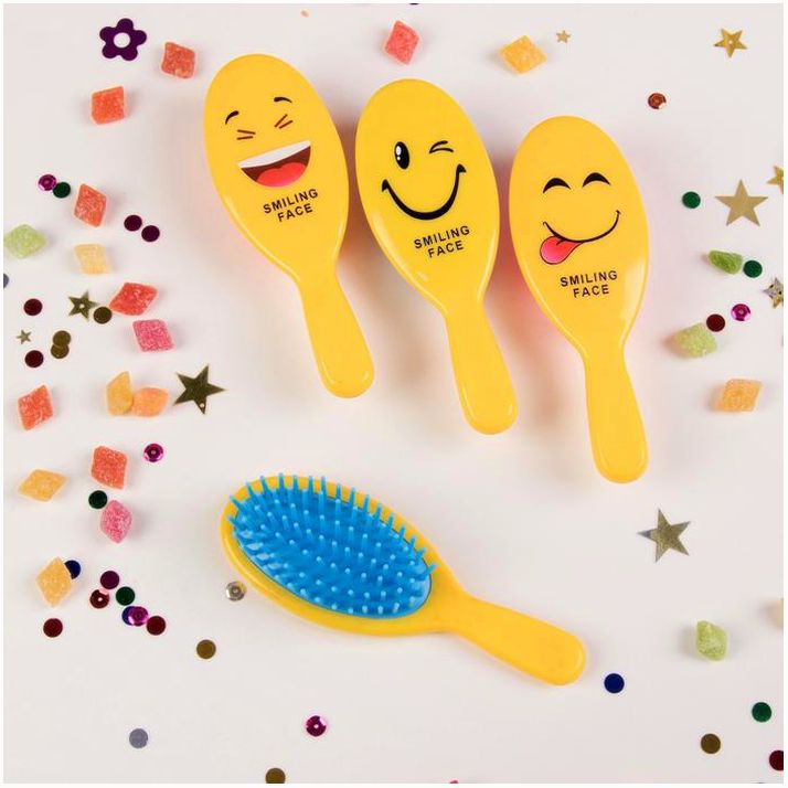 Расчёска-мини массажная, 4,5 ? 13 см, рисунок МИКС артикул анонс 2564749