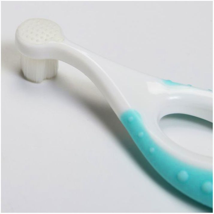Картинка Детская зубная щетка, нейлон, с ограничителем, цвет бирюзовый (№6929795) от магазина Мир детей Товары для Новорожденных
