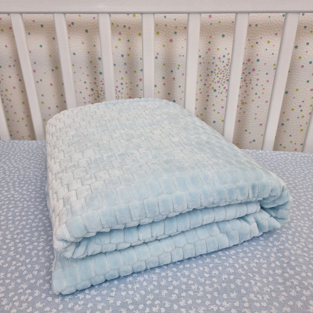 Картинка Одеяло (плюш/бязь) (синтепон 150 гр/кв.м) (№180о-2-1) цвета в ассортименте от магазина Мир детей Товары для Новорожденных