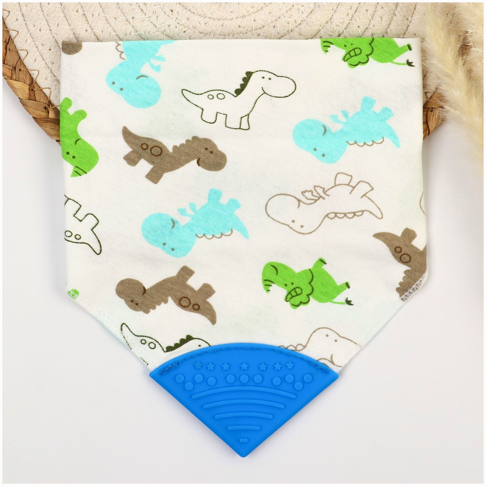 Нагрудник-бандана/слюнявчик непромокаемый с прорезывателем на кнопке, цвет голубой, МИКС артикул анонс 4405121