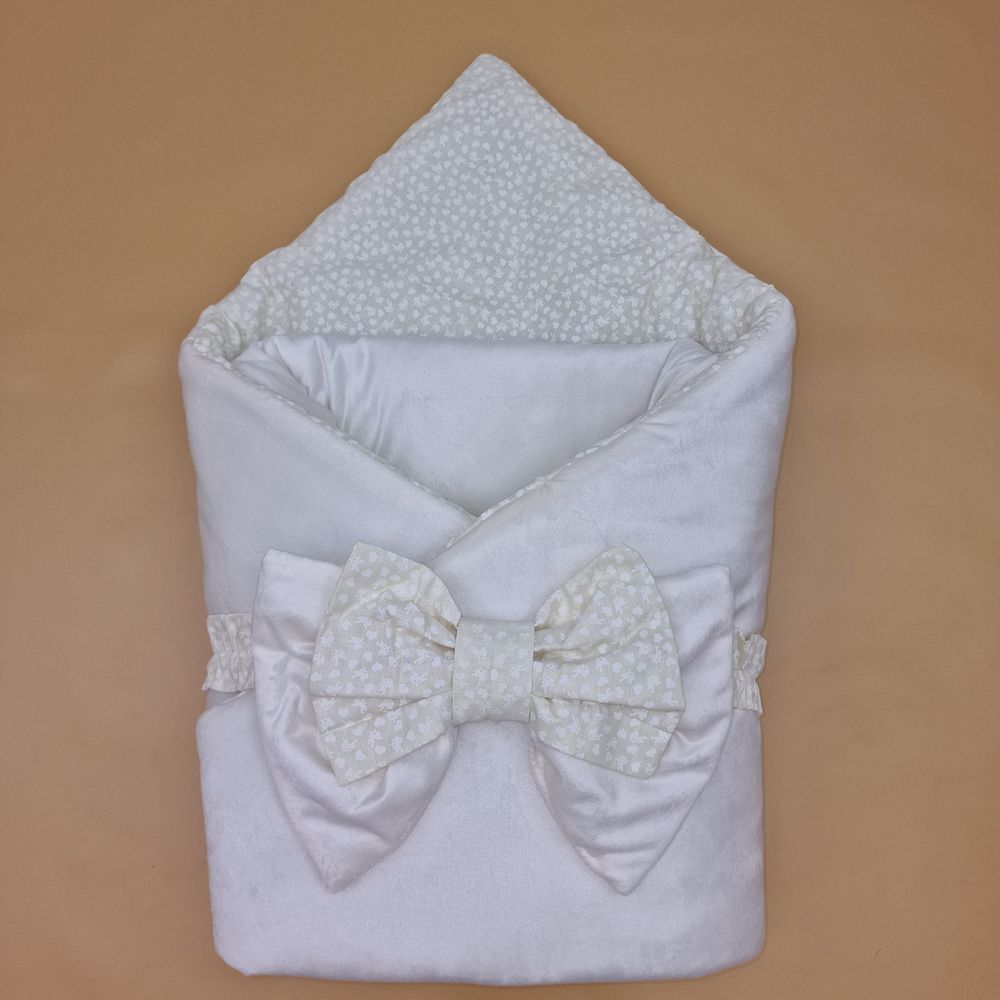 Картинка Конверт комплект на выписку 2 пр: одеяло+бант (двухсторонний) (№1876в-0-1_м) цвета в ассортименте от магазина Мир детей Товары для Новорожденных