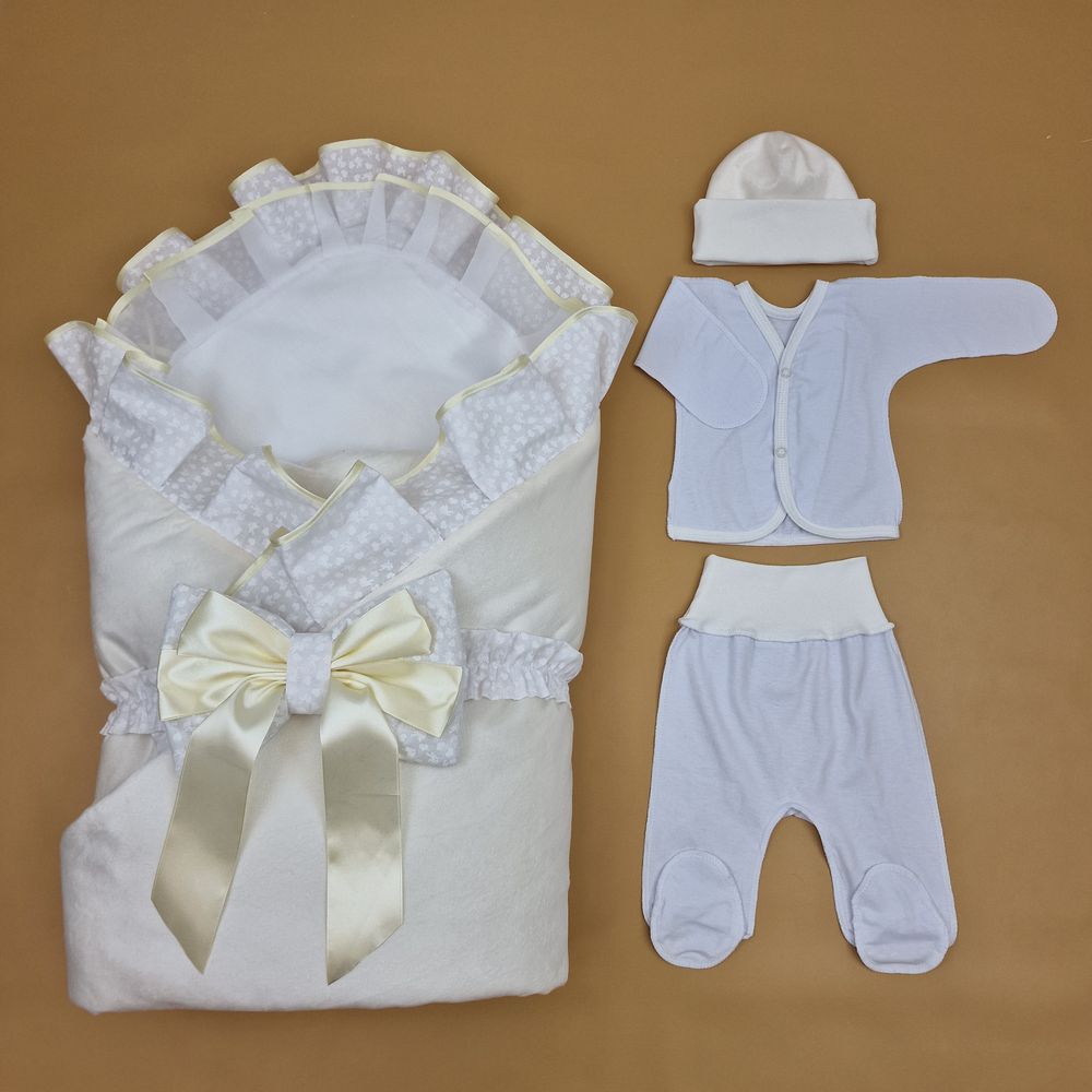 Комплект на выписку 7 пр: одеяло+уголок+ползунки+пеленка+распашонка+шапочка+бант (двухсторонний) артикул анонс 1877в-1-1_о_18