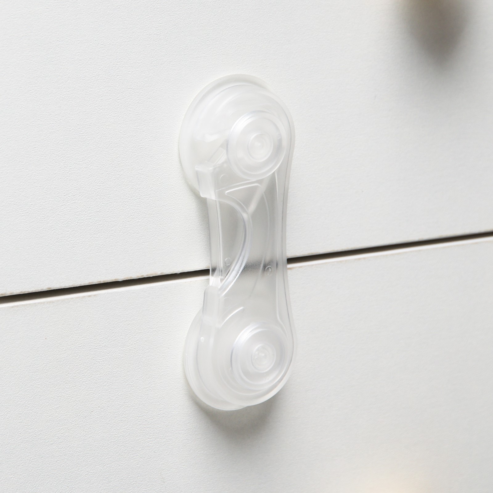 Картинка Блокиратор для дверей и ящиков, универсальный, цвет прозрачный, Крошка Я (№7550755) от магазина Мир детей Товары для Новорожденных