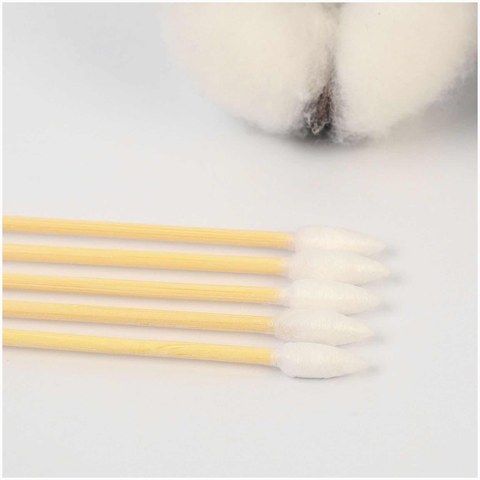 Картинка Ватные палочки в тубе 100 шт., наконечник - острый, хлопок/бамбук(стик) (№9829482) от магазина Мир детей Товары для Новорожденных