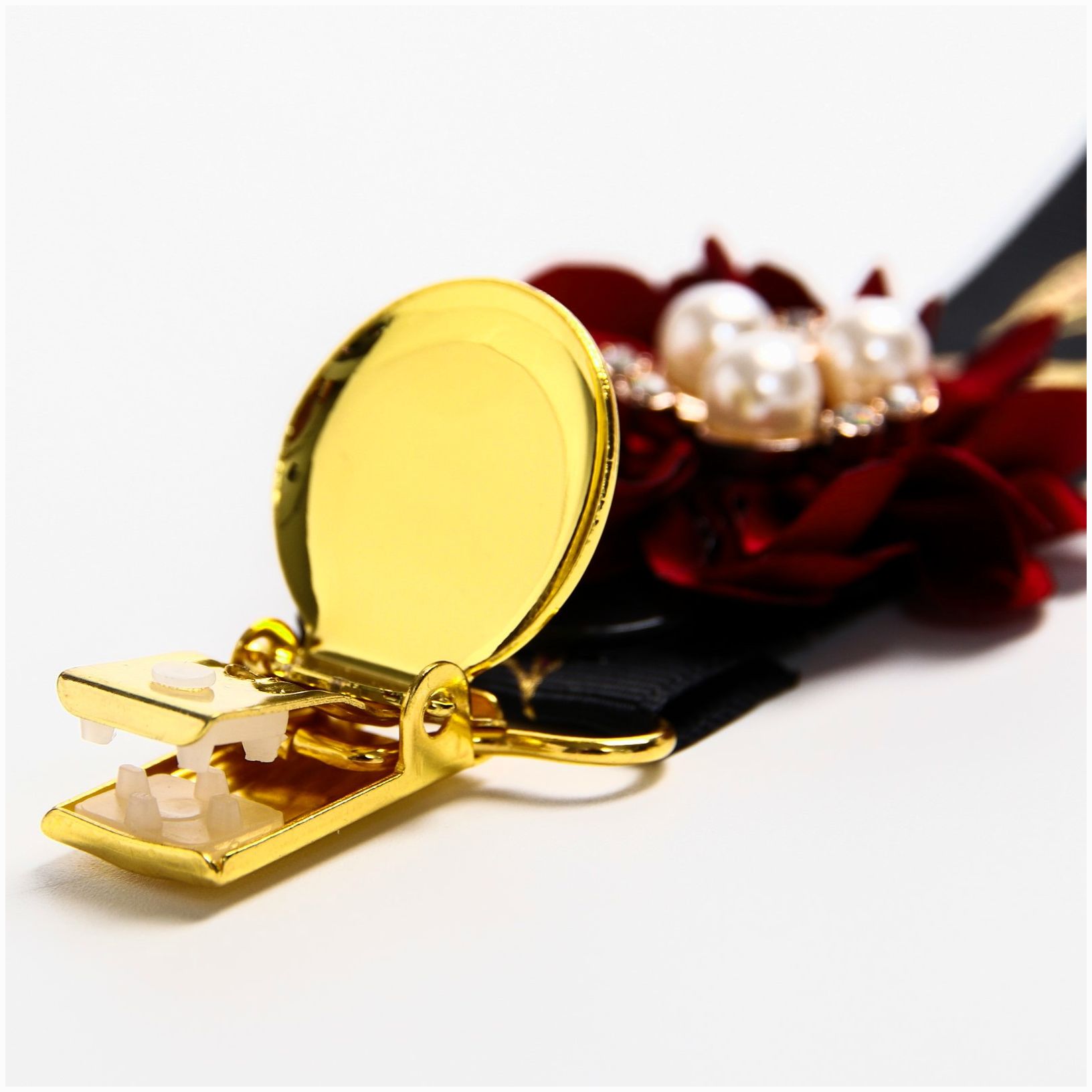 Картинка Держатель для соски - пустышки с лентой Little queen (№6031685) от магазина Мир детей Товары для Новорожденных