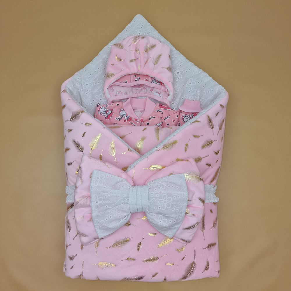 Комплект на выписку 6 пр: одеяло+комбинезон+шапочка+чепчик+рукавички+бант артикул анонс 1886в-0-2_о_07