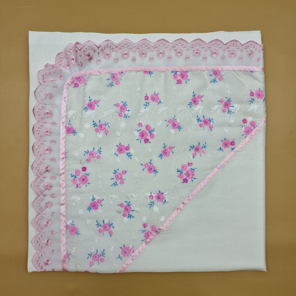 Картинка Уголок с кружевами с ленточкой (шитье+бязь) (№450л) цвета в ассортименте от магазина Мир детей Товары для Новорожденных