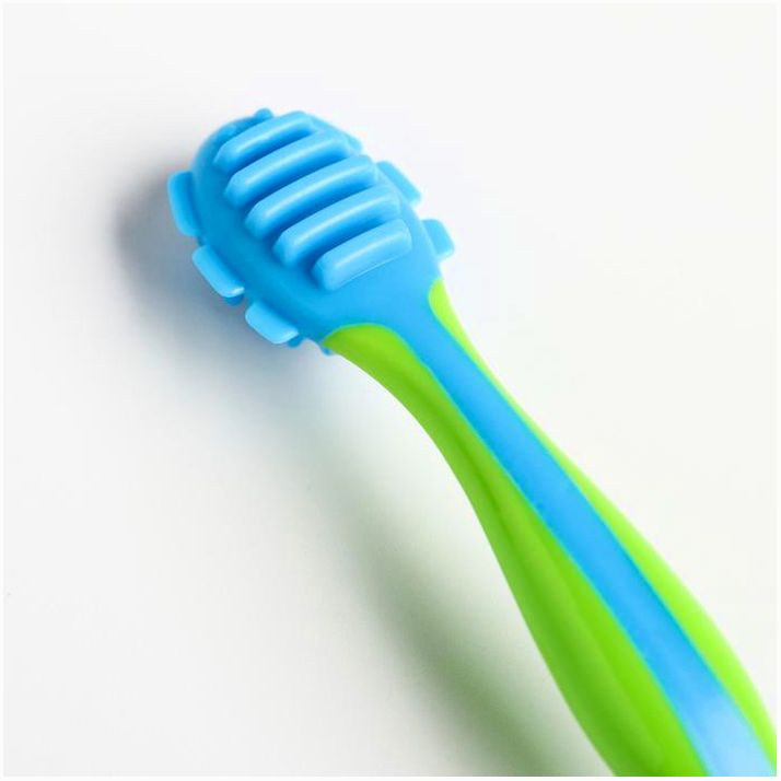 Картинка Прорезыватель, Крошка Я, щеточка, массажер для десен, от 6 мес, цвет зеленый/голубой. (№4477739) от магазина Мир детей Товары для Новорожденных