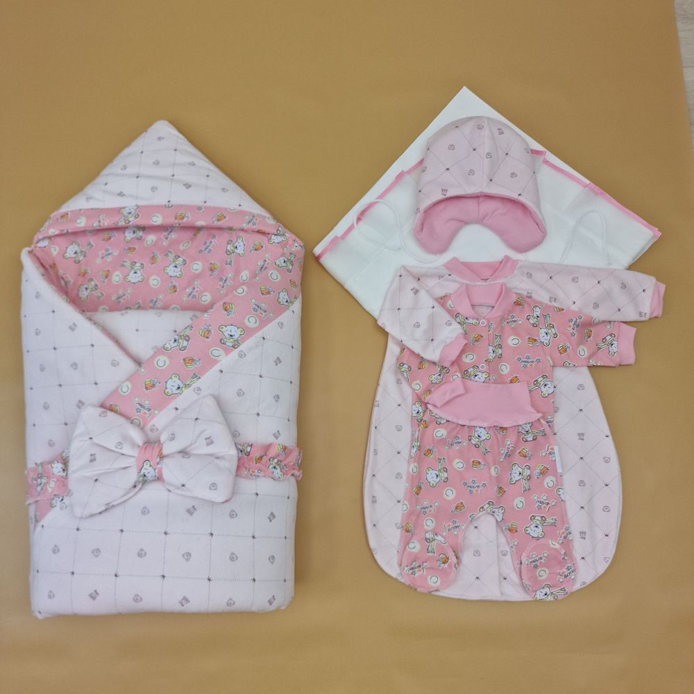 Комплект на выписку 7 пр: одеяло+уголок+конверт+кофточка+шапочка+ползунки+бант артикул анонс 1884в-1-2_о_15