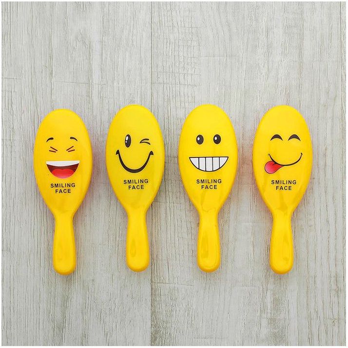 Картинка Расчёска-мини массажная, 4,5 ? 13 см, рисунок МИКС (№2564749) от магазина Мир детей Товары для Новорожденных