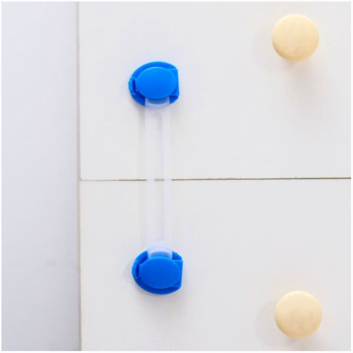 Картинка Блокиратор дверей универсальный, 2 шт., цвет голубой (№1259479) от магазина Мир детей Товары для Новорожденных