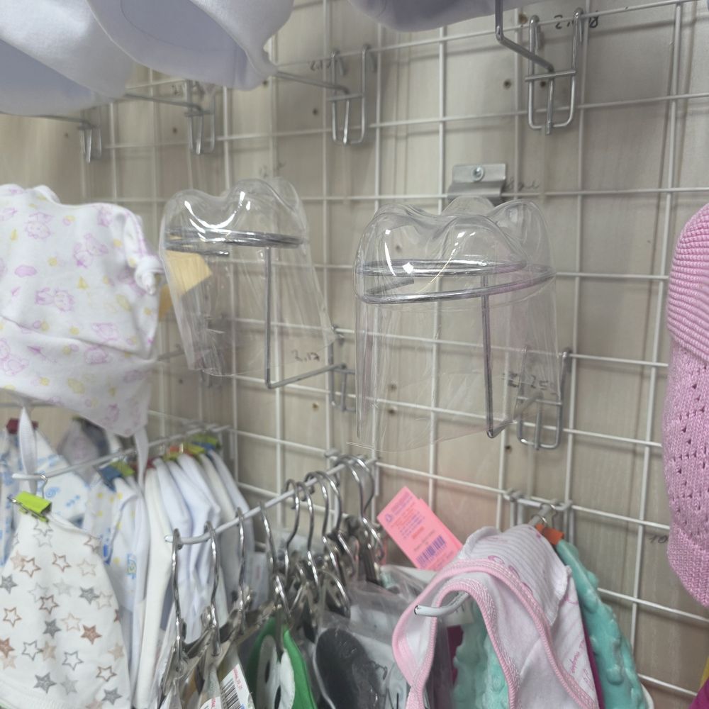 Крючок (кронштейн) под шапки на торговую решетку хром артикул анонс Кр_сет_шап