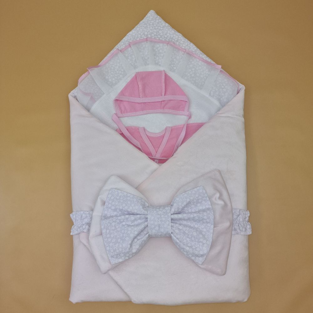 Комплект на выписку 6 пр: одеяло+уголок+распашонка+пеленка+чепчик+бант артикул анонс 1889в-0-1_о_14