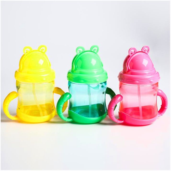 Поильник с силиконовой трубочкой 200 мл., с ручками, цвет МИКС артикул анонс 4611377