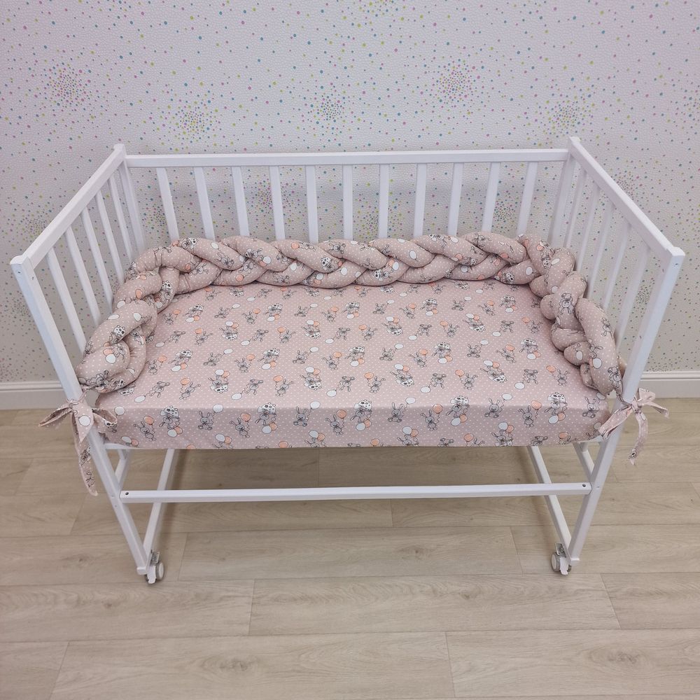 Картинка Бортик - "Коса 3х" (бязь + синтепух) (№986б) цвета в ассортименте от магазина Мир детей Товары для Новорожденных