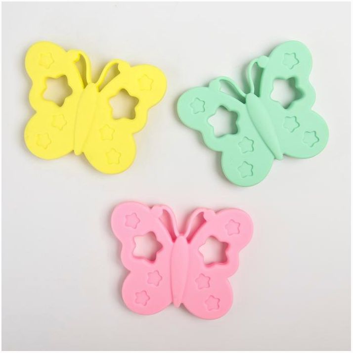 Картинка Прорезыватель силиконовый «Бабочка», цвет МИКС (№2593629) от магазина Мир детей Товары для Новорожденных