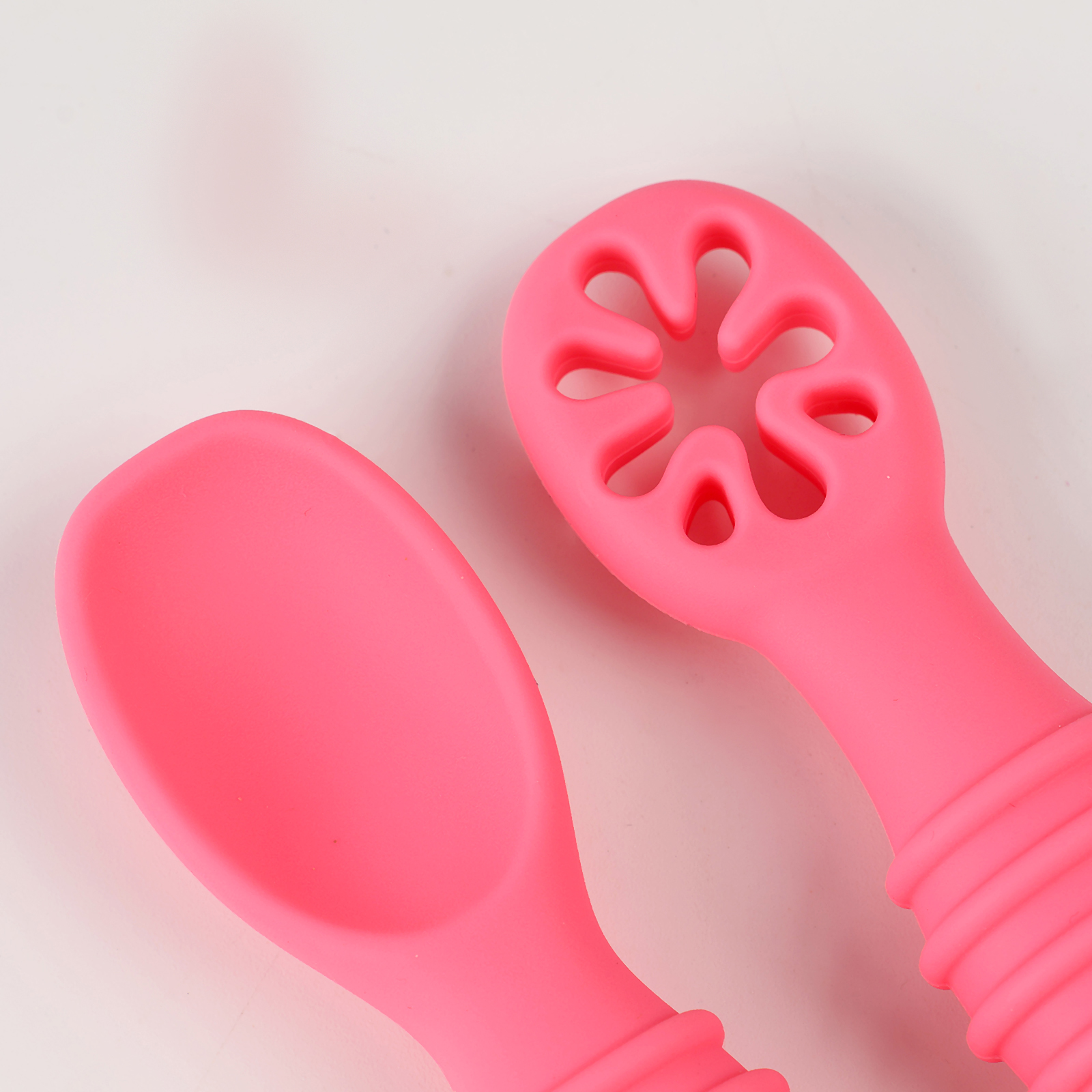 Картинка Набор детских столовых приборов, цвет розовый (№10643175) от магазина Мир детей Товары для Новорожденных