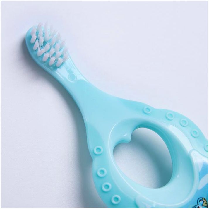 № 4599978 Детская зубная щетка с мягкой щетиной из нейлона, цвет голубой