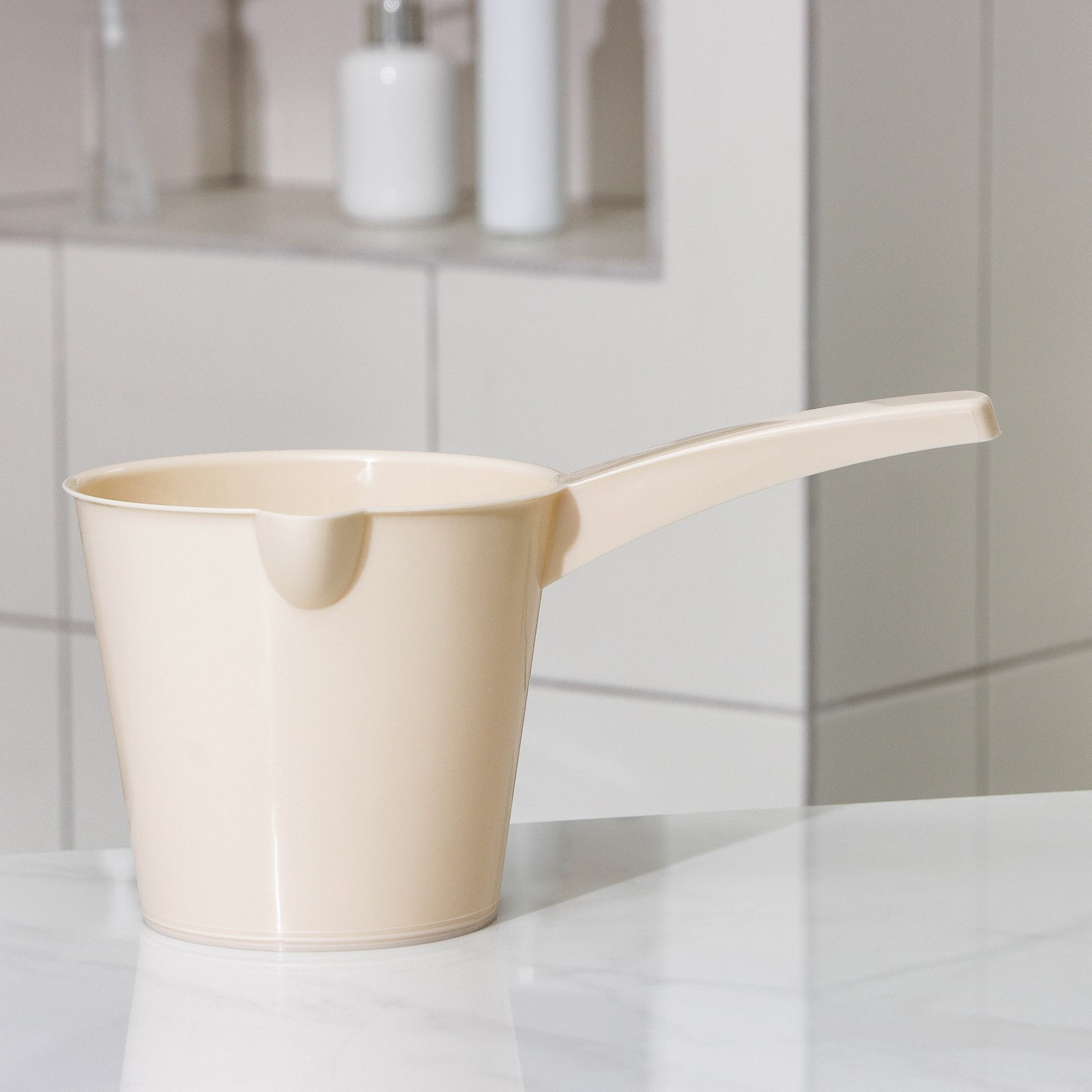 Ковш со сливом 1,5л 28,5х16,5х13,5см 