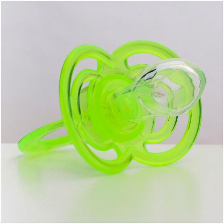 Картинка Соска - пустышка ортодонтическая, силикон, + 6 мес., «Бантик», с колпачком, зелёный (№2589905) от магазина Мир детей Товары для Новорожденных