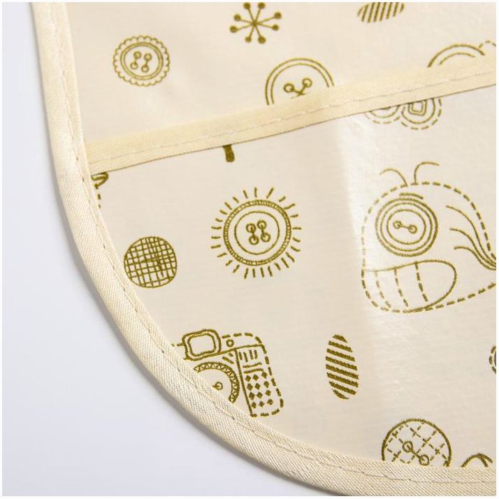 № 4967111 Нагрудник защитный 33х33 см., из клеенки с ПВХ покрытием, цвет бежевый с рисунком