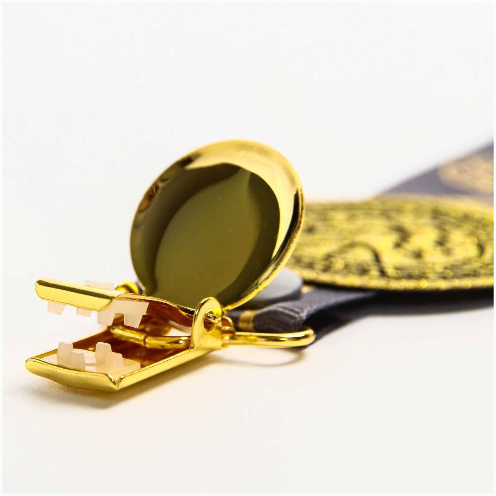 Картинка Держатель для соски - пустышки с лентой Lion (№6031687) от магазина Мир детей Товары для Новорожденных