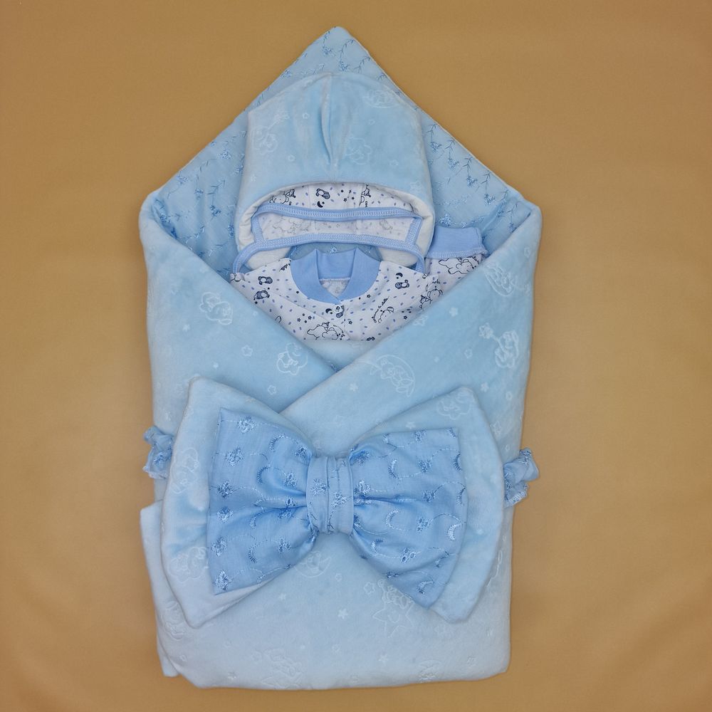 Комплект на выписку 6 пр: одеяло+комбинезон+шапочка+чепчик+рукавички+бант артикул анонс 1886в-0-1_о_25