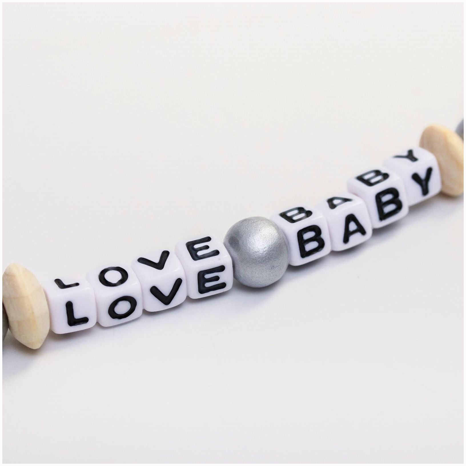 Картинка Держатель - игрушка для соски - пустышки Love Baby, из дерева (№6828213) от магазина Мир детей Товары для Новорожденных