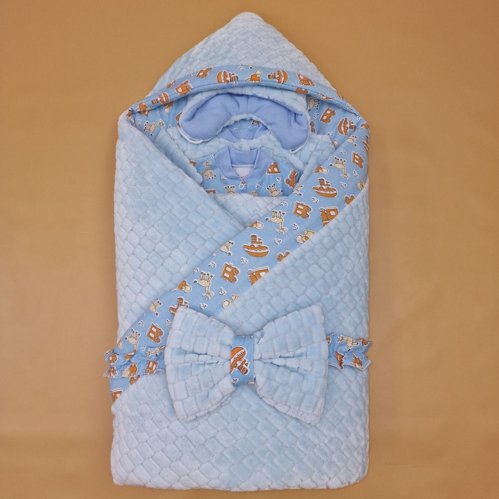 Комплект на выписку 7 пр: одеяло+уголок+конверт+кофточка+шапочка+ползунки+бант артикул анонс 1884в-1-2_о_25