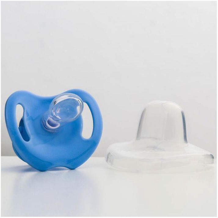 Картинка Пустышка от 6 мес., ортодонт., с колпачком, контейнер, цвет голубой/зеленый (№4591111) от магазина Мир детей Товары для Новорожденных