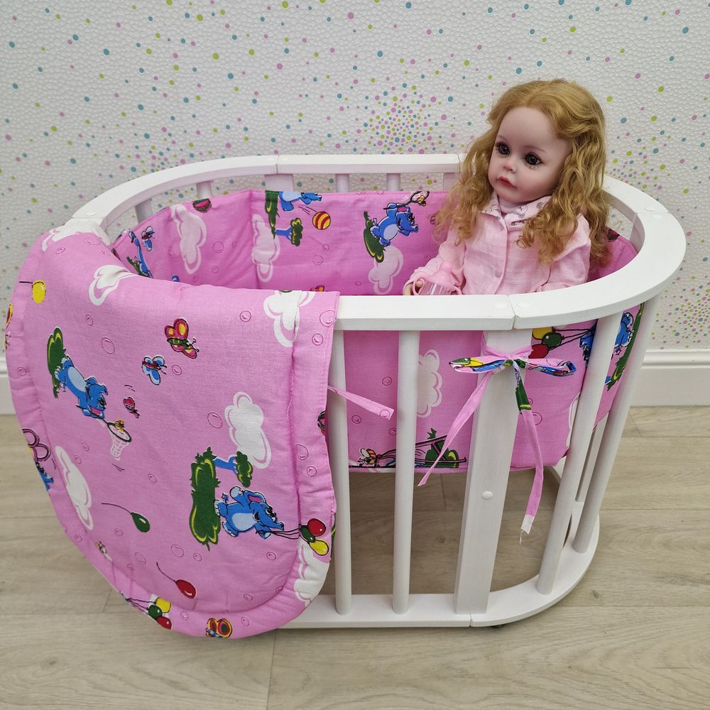 Картинка Комплект постельного белья в кукольную кроватку (4 предмета, цельный/бязь) (№КуклКПБ6) цвета в ассортименте от магазина Мир детей Товары для Новорожденных