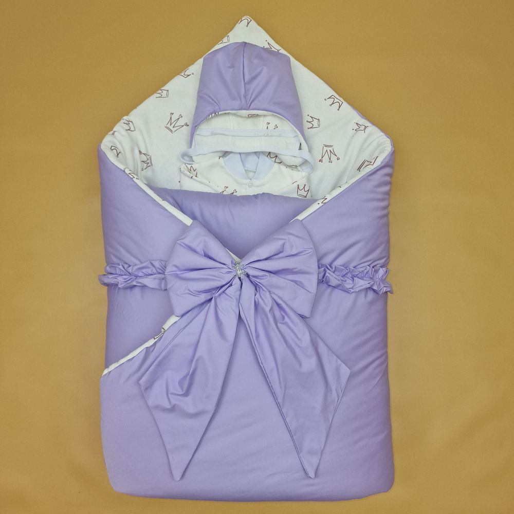 Комплект на выписку 5 пр: одеяло+комбинезон+шапочка+чепчик+бант артикул анонс 1892д-2-2_к_45