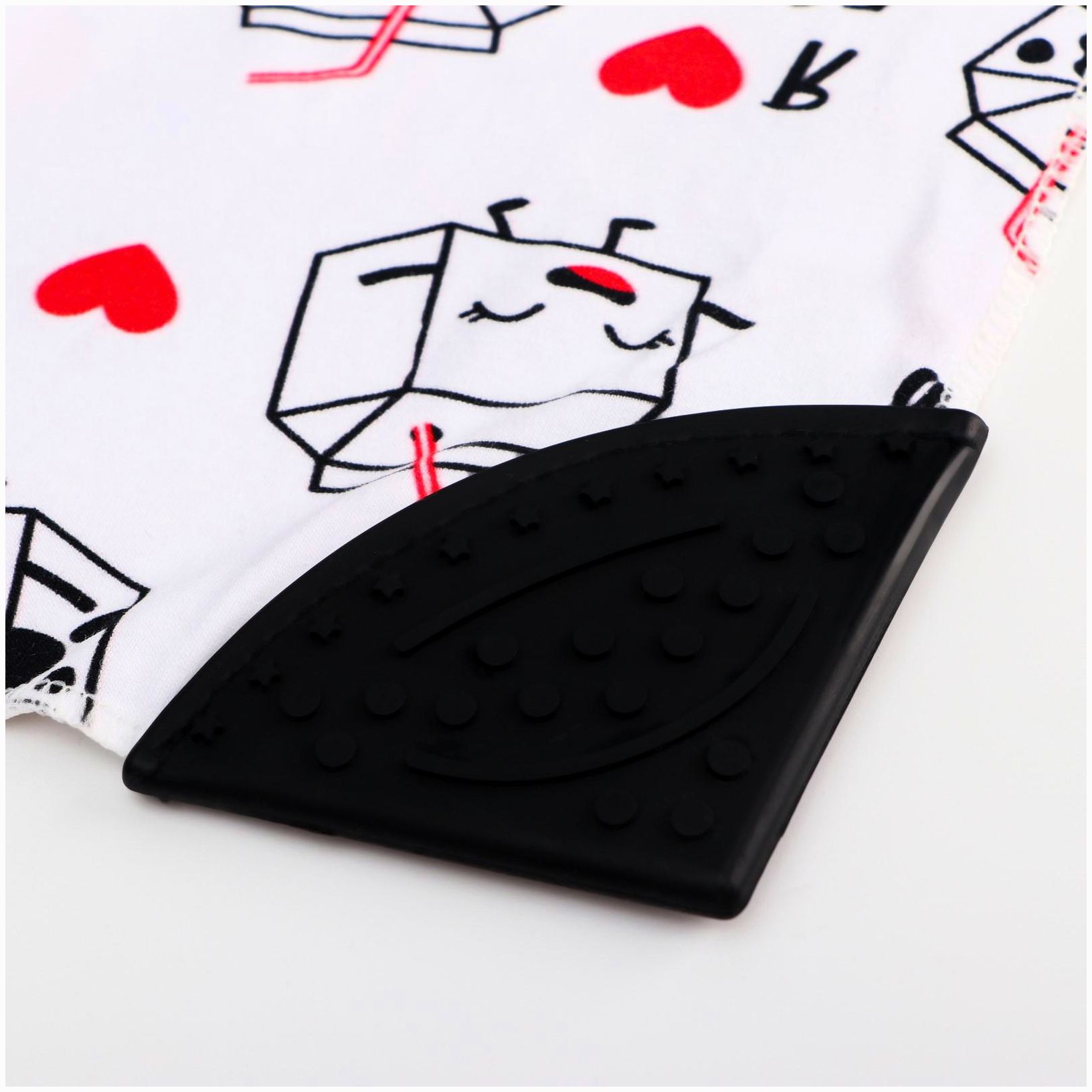 Картинка Нагрудник-бандана/слюнявчик «Я люблю есть» непромокаемый с прорезывателем, на кнопке, МИКС (№5555031) от магазина Мир детей Товары для Новорожденных