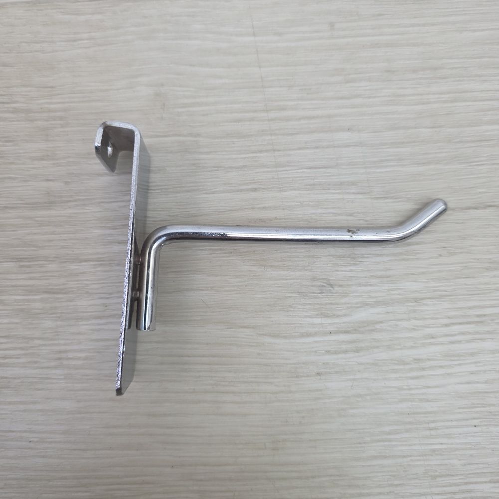 № Кр-один-10х Крючок (кронштейн) на торговую решетку (длина 10 см) хром