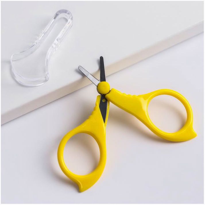 № 5231434 Ножницы детские, маникюрные, с колпачком, цвет желтый