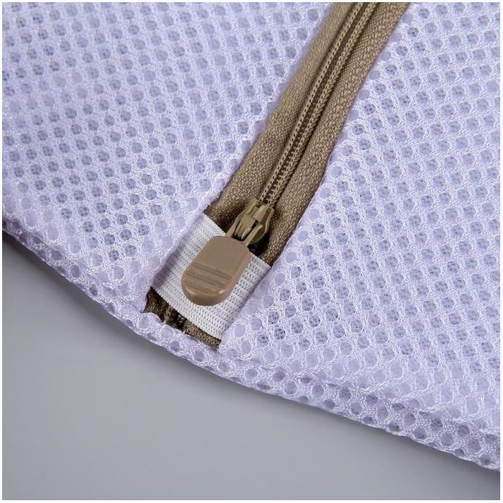 Картинка Мешок для стирки белья Доляна, 37,5?26 см, крупная сетка, цвет белый (№4439029) от магазина Мир детей Товары для Новорожденных