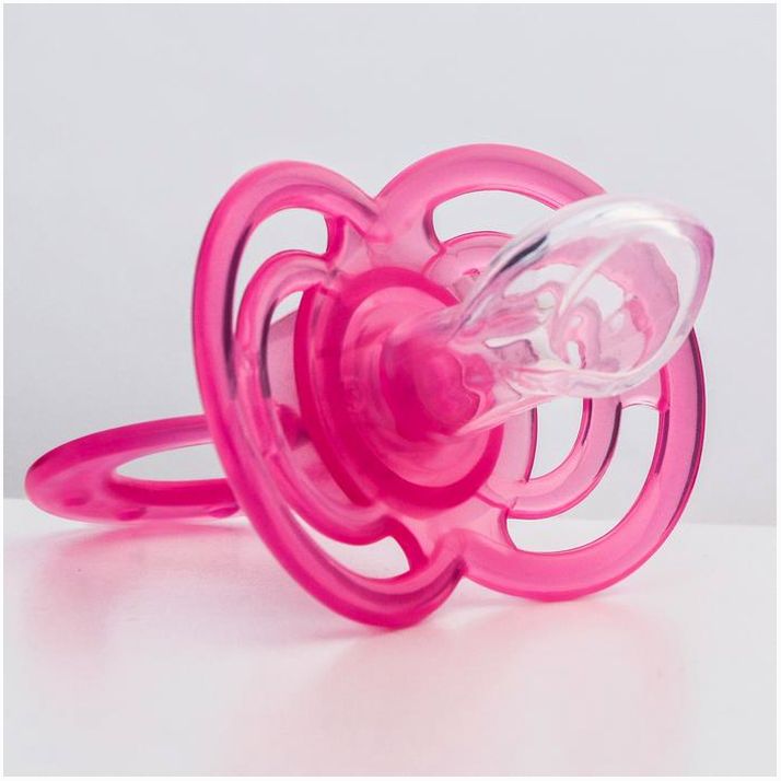 № 4770925 Соска-пустышка ортодонтическая, силикон, от 6 мес., с колпачком, «Бантик», цвет розовый