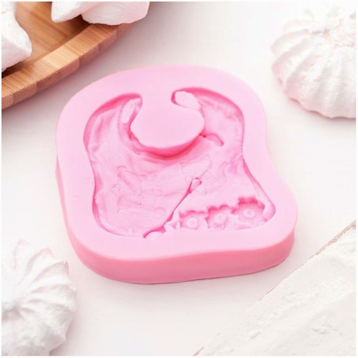 Картинка Силиконовый молд «Baby. Нагрудник детский», 6,5?7 см (№3800792) от магазина Мир детей Товары для Новорожденных