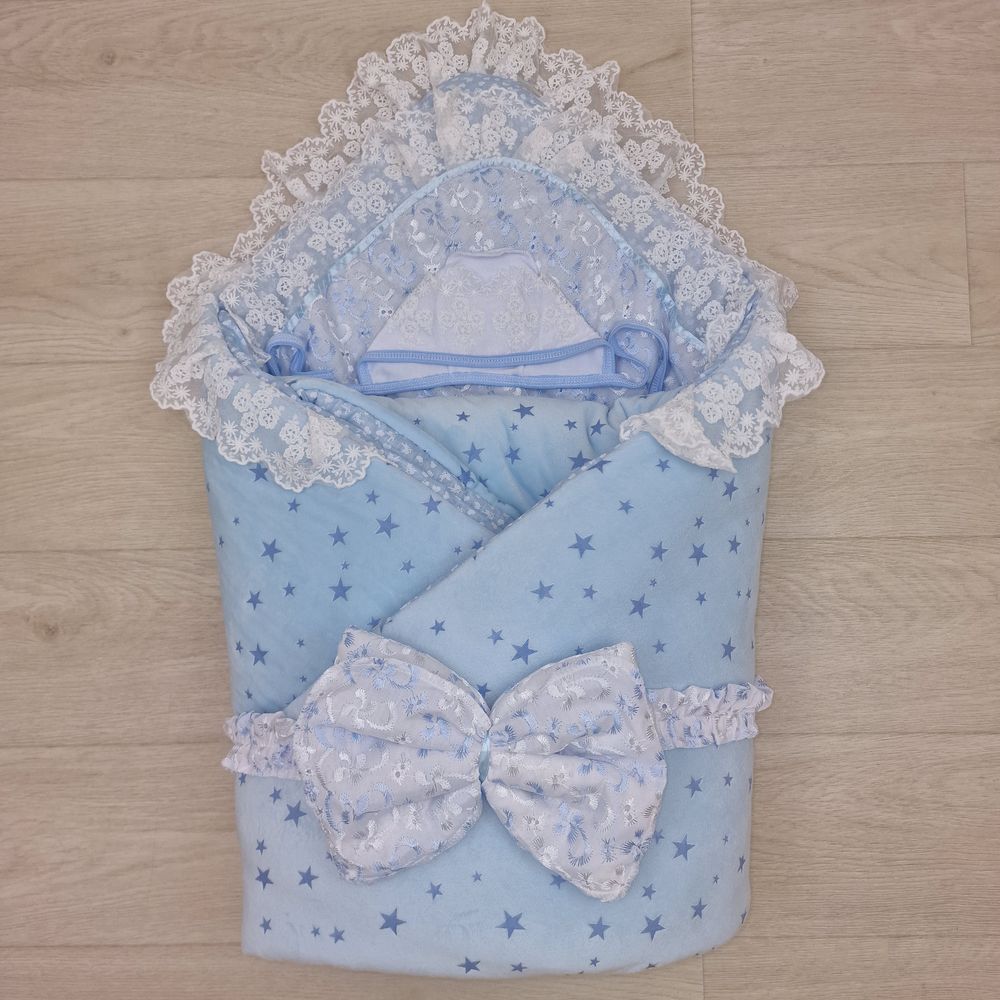 Комплект на выписку 4 пр: одеяло+уголок+чепчик+бант артикул анонс 1867в-0-2_к_09