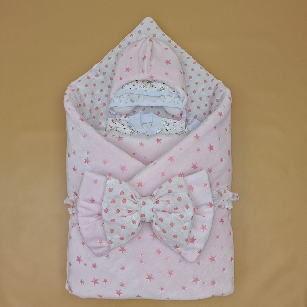 Комплект на выписку 6 пр: одеяло+комбинезон+шапочка+чепчик+рукавички+бант артикул анонс 1886в-1-1_о