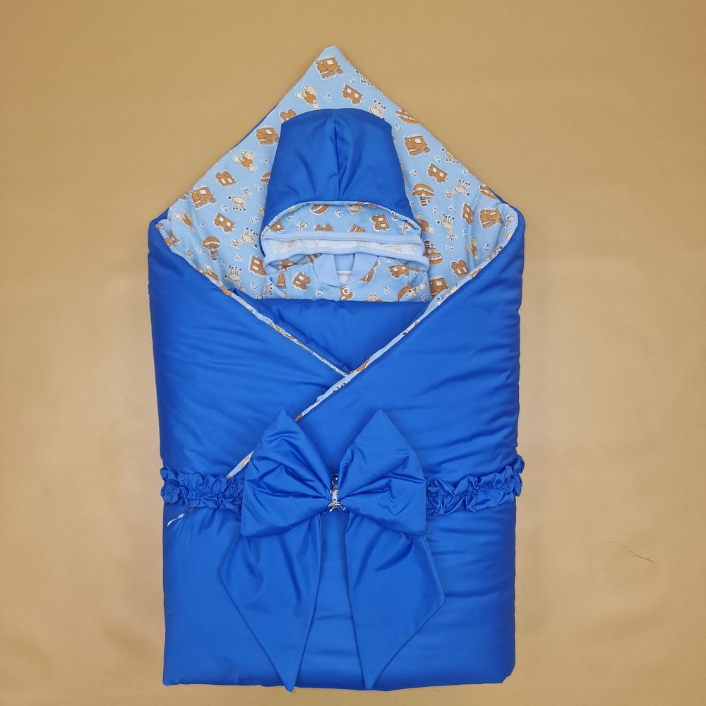 Комплект на выписку 5 пр: одеяло+комбинезон+шапочка+чепчик+бант артикул анонс 1892д-2-2_к_17