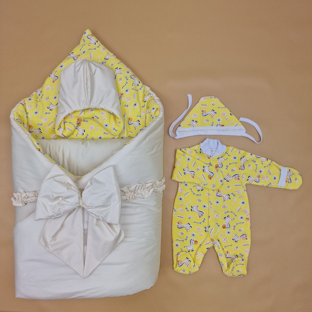 Комплект на выписку 5 пр: одеяло+комбинезон+шапочка+чепчик+бант артикул анонс 1892д-2-2_к_24