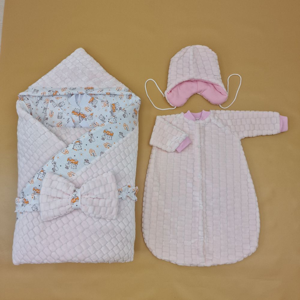 Комплект на выписку 7 пр: одеяло+уголок+конверт+кофточка+шапочка+ползунки+бант артикул анонс 1884в-1-2_о_17