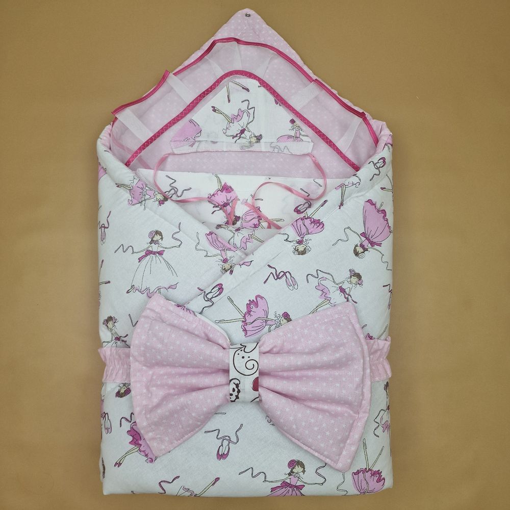 Комплект на выписку 5 пр: одеяло+уголок+пеленка+распашонка+чепчик+бант-подушка артикул анонс 1890б-1-1_к_03