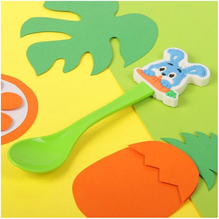 Картинка Ложка детская пластиковая «Зайка» с резиновым элементом, от 5 мес. (№1540013) от магазина Мир детей Товары для Новорожденных