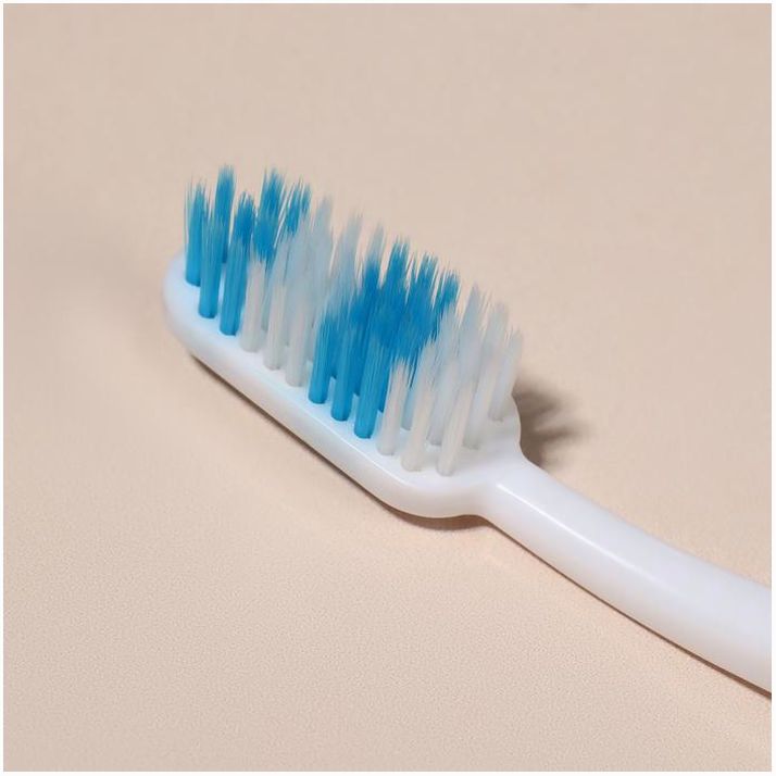 Картинка Зубная щётка, складная, 18,3 см, цвет синий/белый (№9398500) от магазина Мир детей Товары для Новорожденных