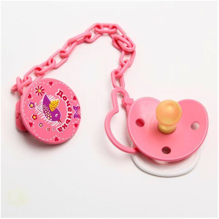 Картинка Пустышка латексная классическая с кольцом «Доченька», на цепочке с прищепкой, от 0 - 3 мес. (№1476837) от магазина Мир детей Товары для Новорожденных