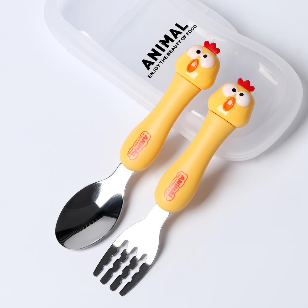Картинка Набор детских столовых приборов в футляре  "Курочки", вилка, ложка (№10105354) от магазина Мир детей Товары для Новорожденных